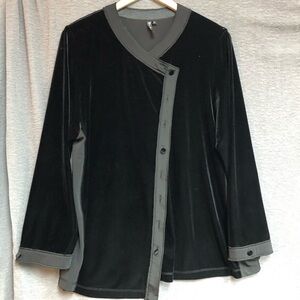 Roni Rebl medium asymmetrical jacket with opening with velvet covered buttons,